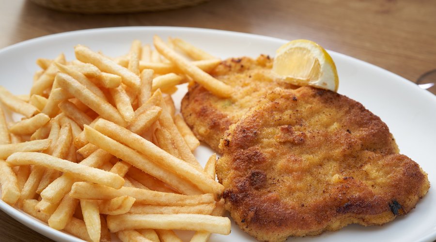 Schweineschnitzel mit Pommes Frites