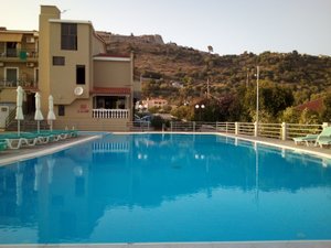 Pool & Beach