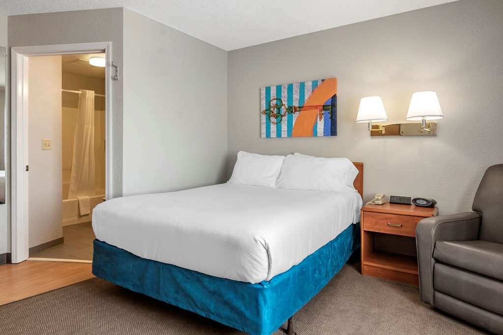 Hotel photo 2 of Mainstay Suites.