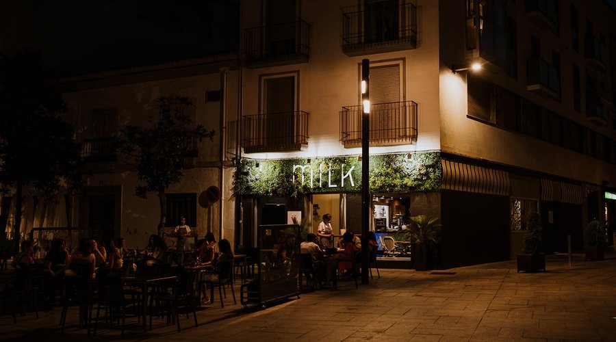 Milkbar, fachada, Villanueva de la Serena
