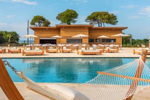 Piscina e praia