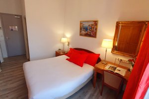 Room & Suite