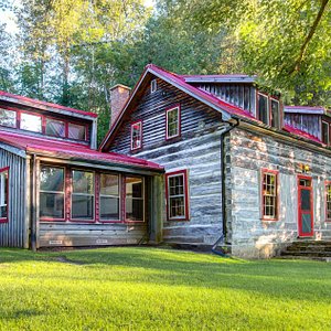 Riverfront Log Home- Newly Renovated, Built in 1855