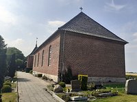 Der Friedhof an der deich Kirche. - Picture of Deichkirche Carolinensiel,  Wittmund - Tripadvisor