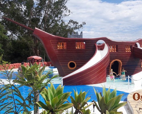 Clube Português de Niterói - Que tal aproveitar o dia no Clube Português?  Aqui no CPN temos piscinas aquecidas e uma área de lazer ideal para toda a  família. 🏊‍♀️ #clubeportuguesniteroi #ingá #