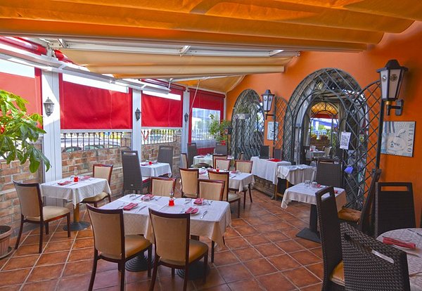 Italian dinner at La Dolce Vita in Occidental Puerto Banús - Barceló  Experiences