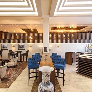 The Lobby Bar.
Enjoy light bites and refreshing drinks in our welcoming lobby bar.