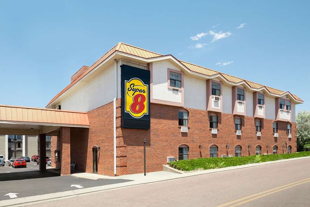 SUPER 8 BY WYNDHAM COLORADO SPRINGS AFA AREA 70 8 0 Updated   Exterior 