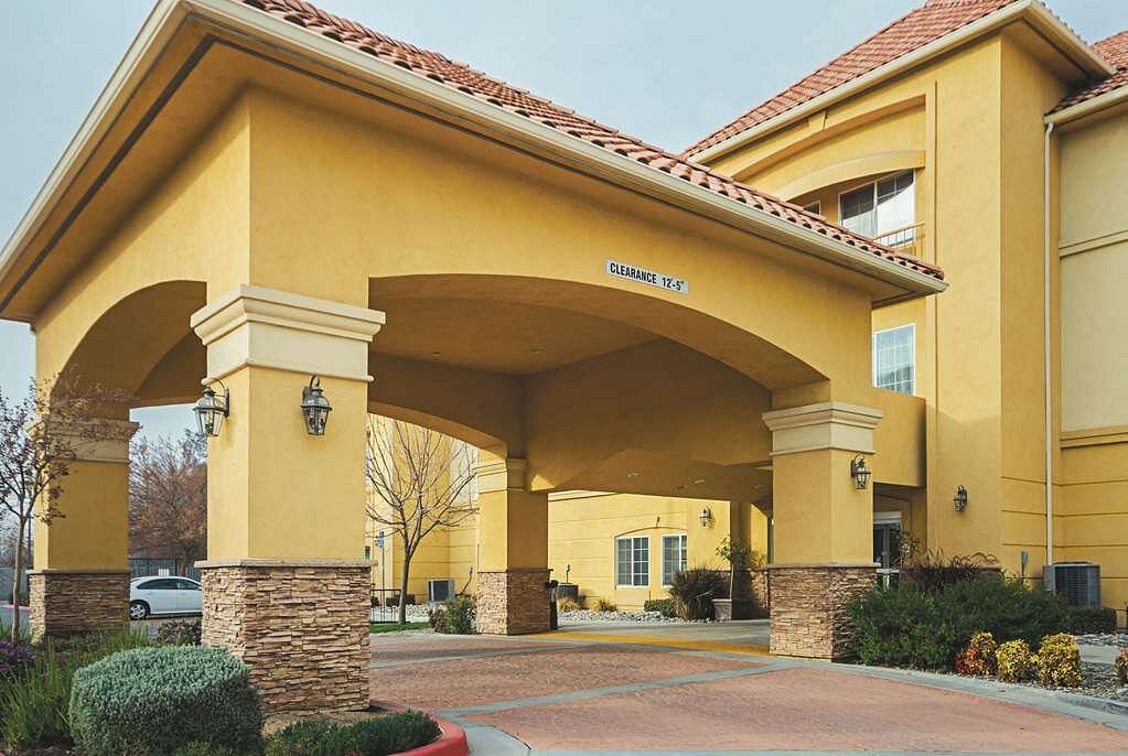 La Quinta Inn &amp; Suites by Wyndham Fresno Northwest, hotel in Fresno
