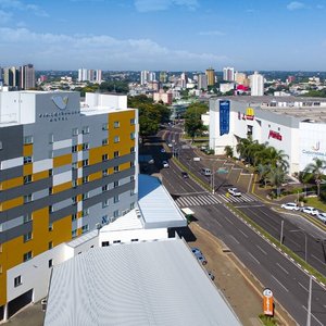 Localização excepcional, em frente ao Shopping JL Cataratas