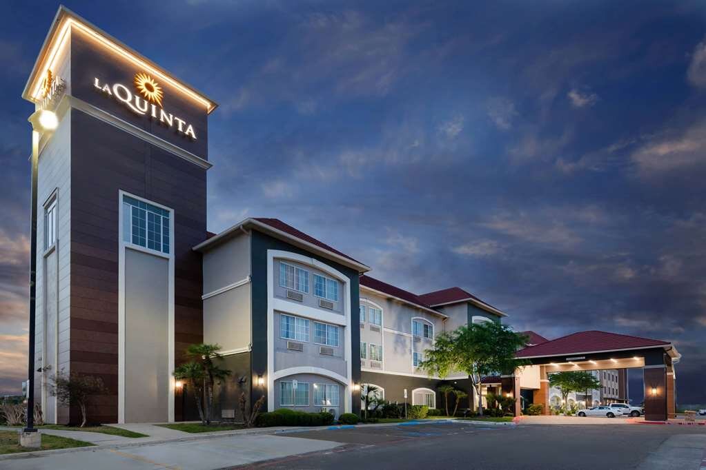 Hotel photo 7 of La Quinta Inn & Suites by Wyndham Laredo Airport.