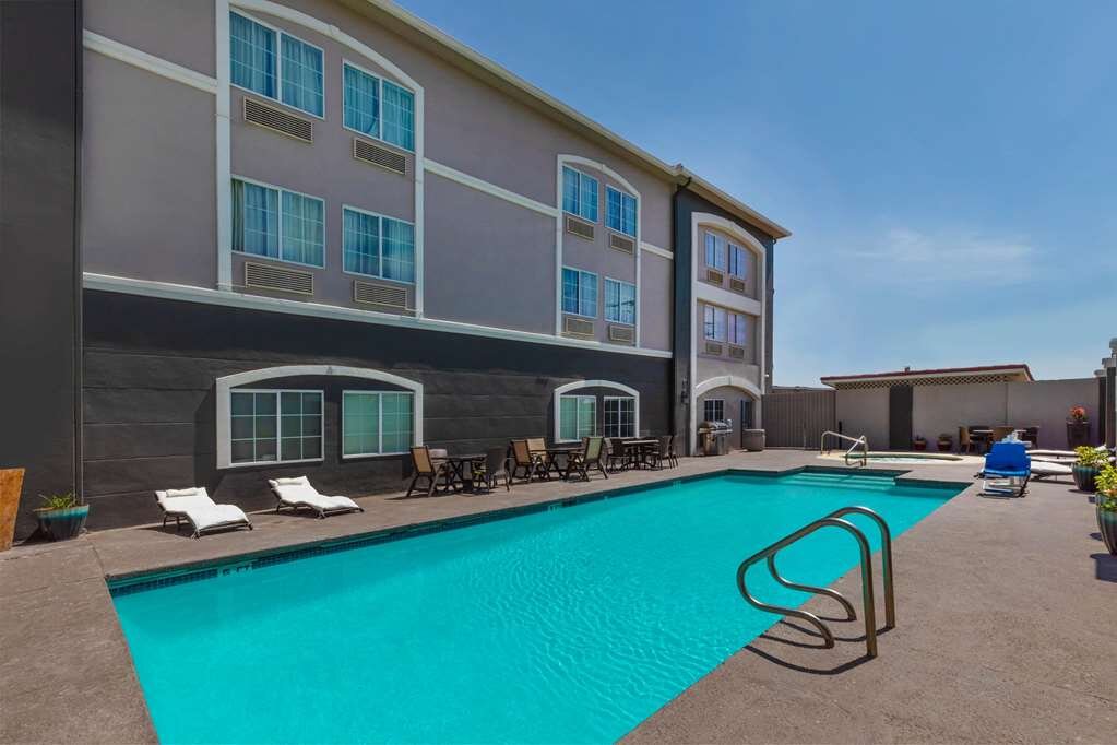 Hotel photo 36 of La Quinta Inn & Suites by Wyndham Laredo Airport.