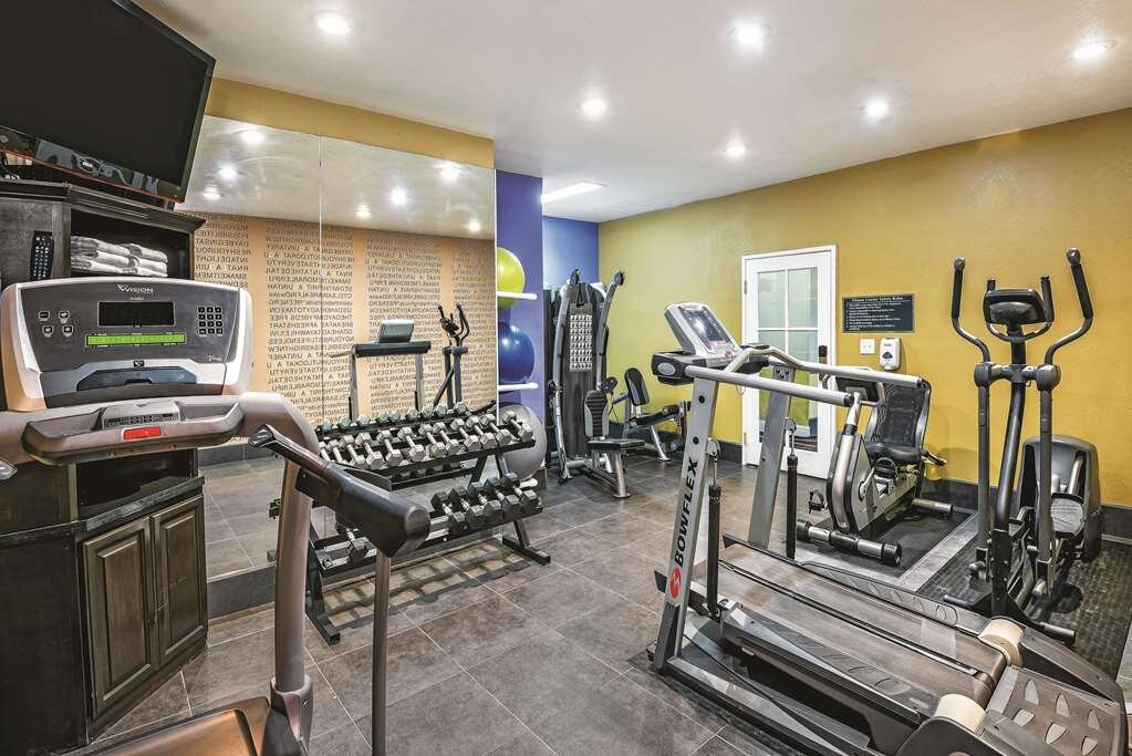 Hotel photo 43 of La Quinta Inn & Suites by Wyndham Laredo Airport.