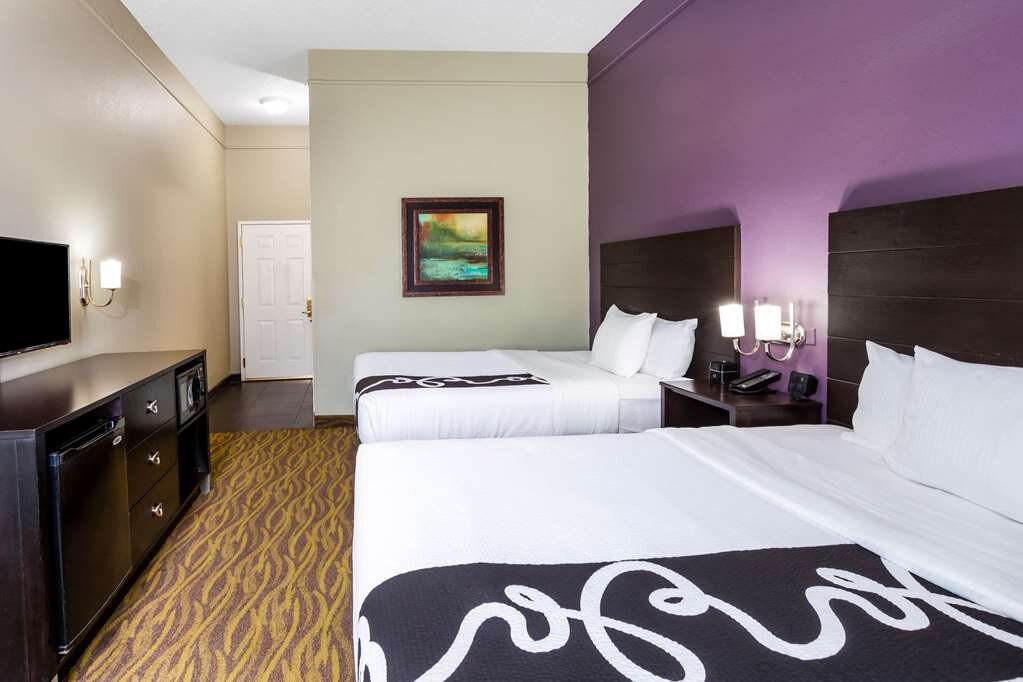 Hotel photo 13 of La Quinta Inn & Suites by Wyndham Laredo Airport.