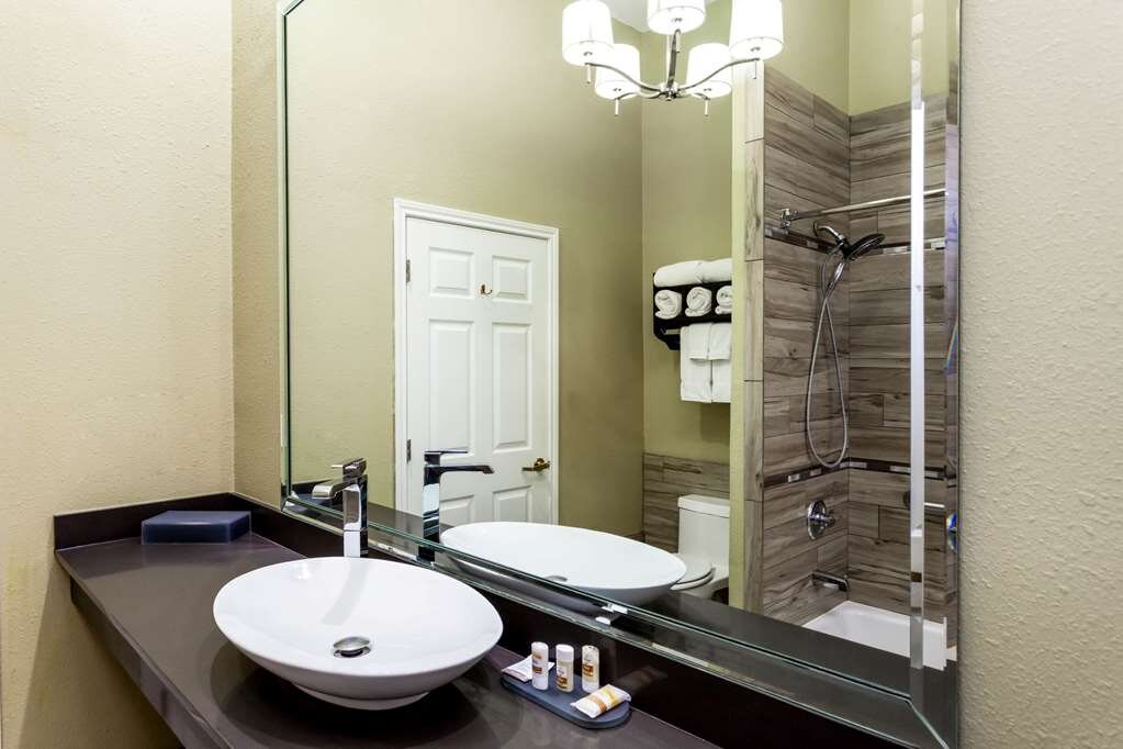 Hotel photo 6 of La Quinta Inn & Suites by Wyndham Laredo Airport.