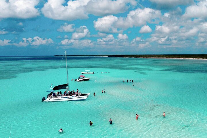 2023 Catamaran Snorkel to El Cielo and Tortugas Beach Club