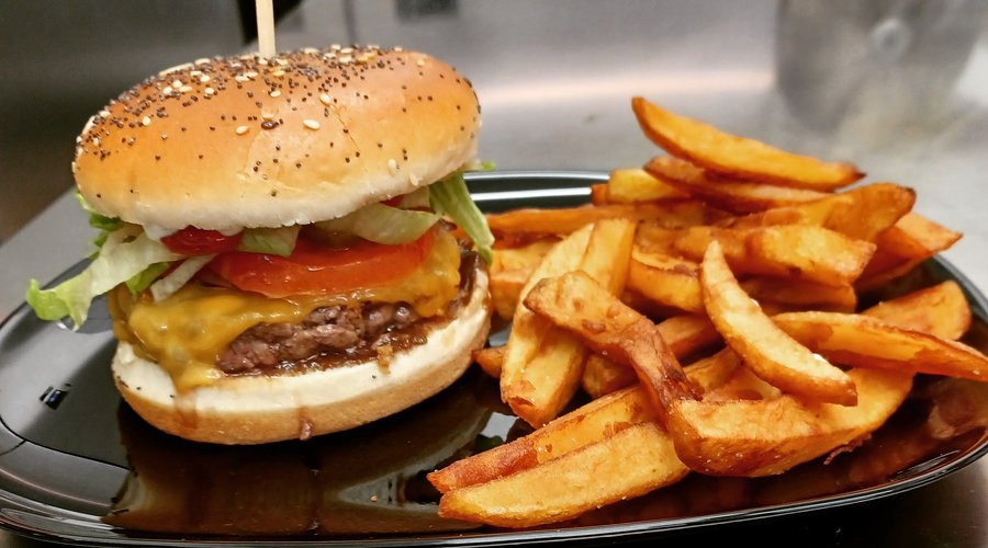 Burgers avec frites maison 