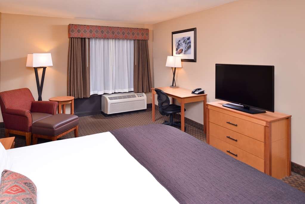 Hotel photo 20 of Best Western Plus Olympic Inn.