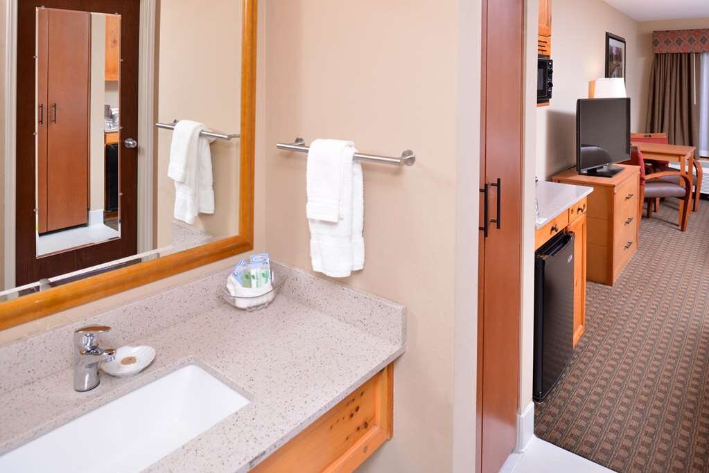 Hotel photo 39 of Best Western Plus Olympic Inn.
