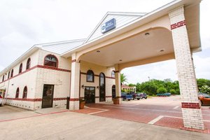 Best Western Pearland Inn in Pearland, image may contain: Hotel, Building, Architecture