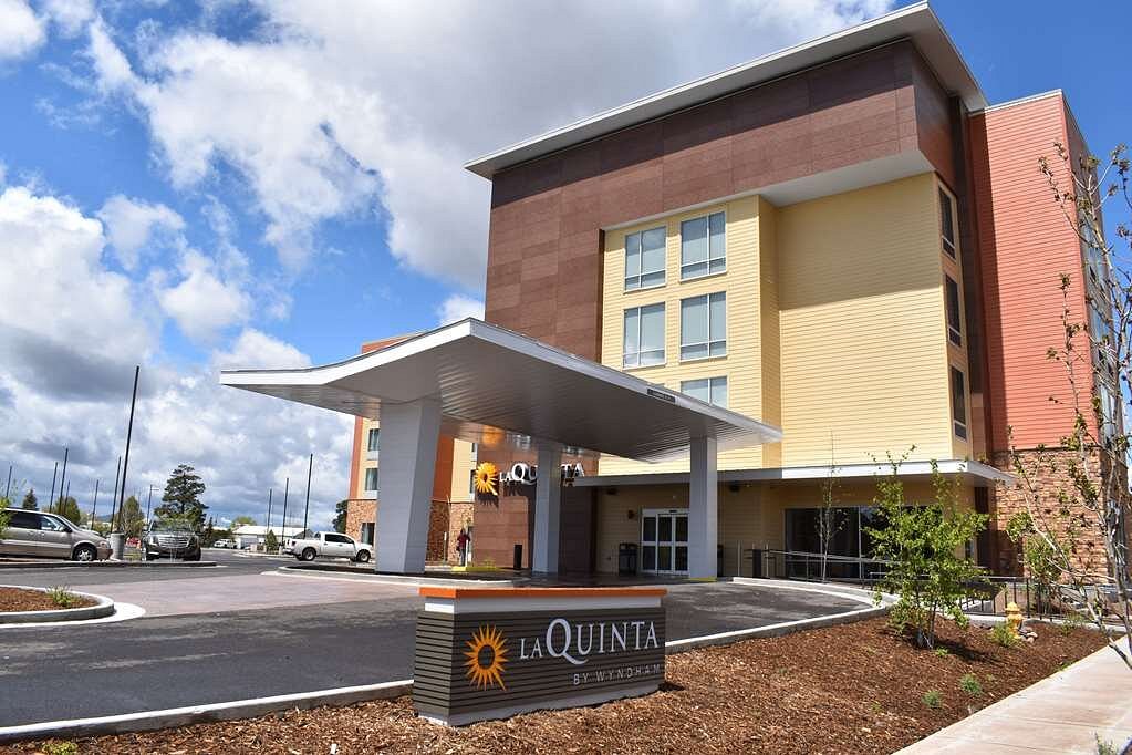 La Quinta Inn &amp; Suites by Wyndham Flagstaff East I-40, hotell i Flagstaff