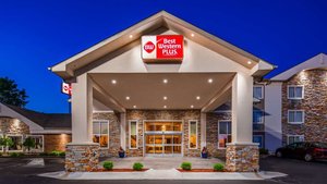 Best Western Plus Flint Airport Inn & Suites in Flint, image may contain: Hotel, Housing, Portico, House
