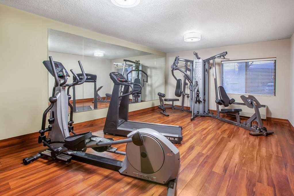 Hotel photo 22 of Baymont by Wyndham Grand Rapids Airport.