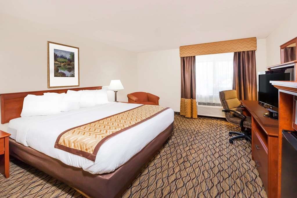 Hotel photo 18 of Baymont by Wyndham Grand Rapids Airport.