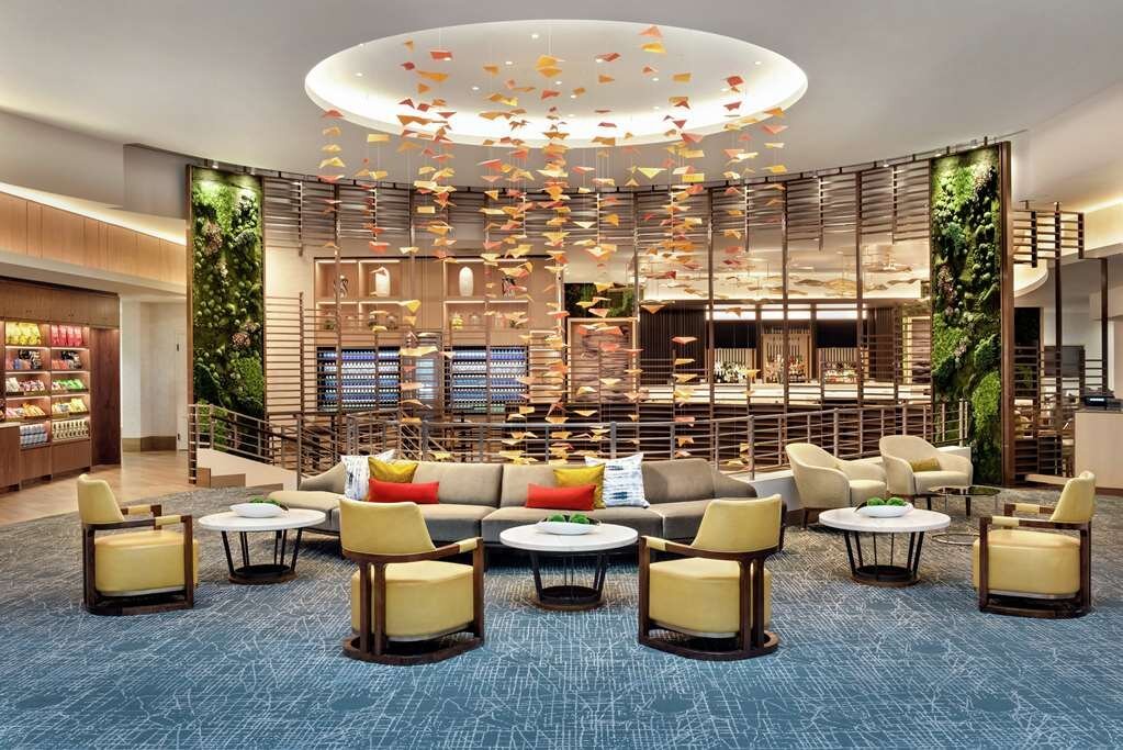 DOUBLETREE BY HILTON CHICAGO MAGNIFICENT MILE 127 1 8 0 Updated   Lobby 