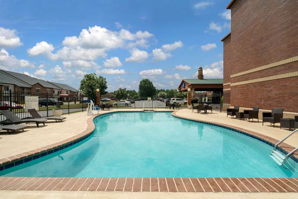 Hotel photo 7 of Baymont by Wyndham Knoxville/Cedar Bluff.
