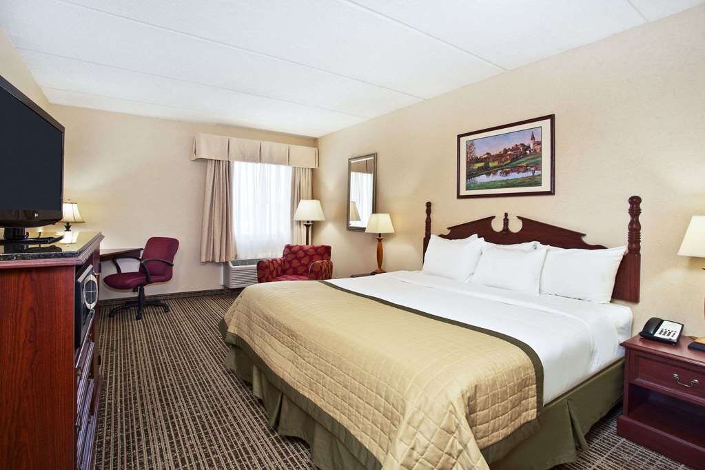 Hotel photo 54 of Baymont by Wyndham Knoxville/Cedar Bluff.