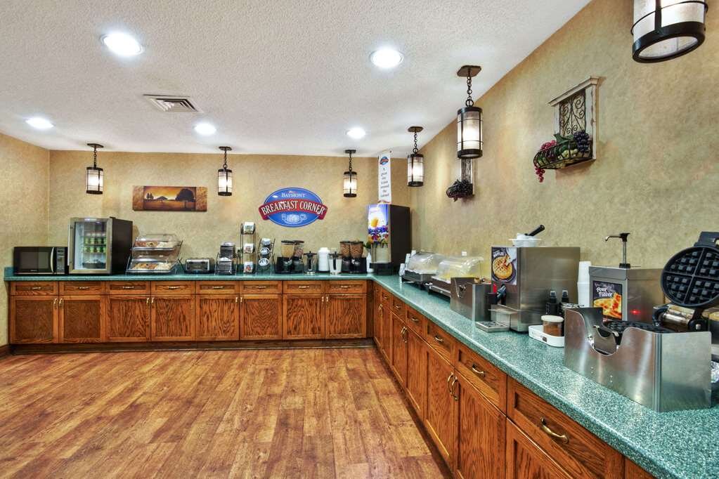 Hotel photo 43 of Baymont by Wyndham Knoxville/Cedar Bluff.