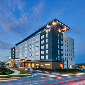 Aloft Chattanooga Hamilton Place in Chattanooga, image may contain: Hotel, Condo, City, Office Building