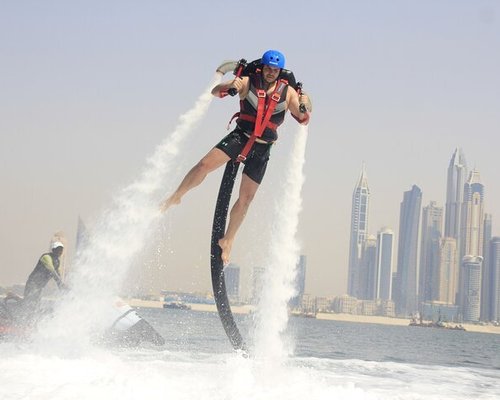 Flying over Dubai -- and other places -- with jetpacks