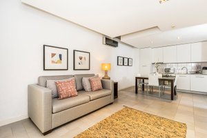 Room & Suite