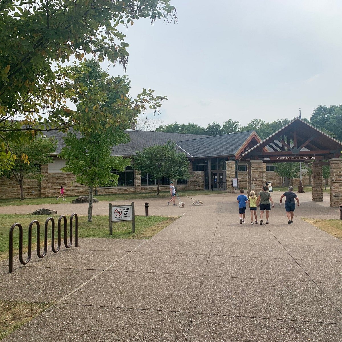 mammoth cave visitor center tours