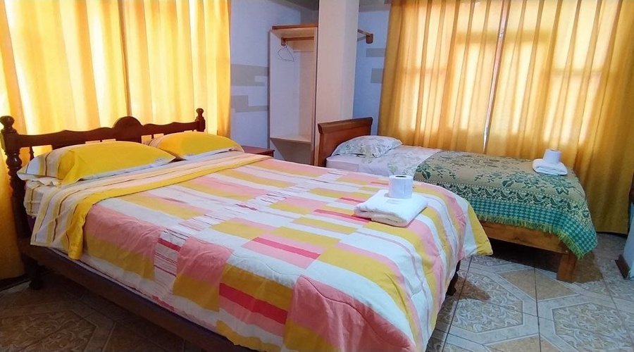 INCLUYE: 
🔸 Una cama de 2 plazas + 1 cama de 1/2plaza                             
🔸 Minibar con stock
🔸Baño privado con Agua caliente🚿
🔸Tv Led Smart- Cable 📺
🔸 Wi-fi en toda nuestra área. 
🔸Cocina comedor Implementada
🔸 Teléfono intercomunicador (si desea alguna bebida a su habitación)📞
🔸 Espacio de lavandería                                                                  
