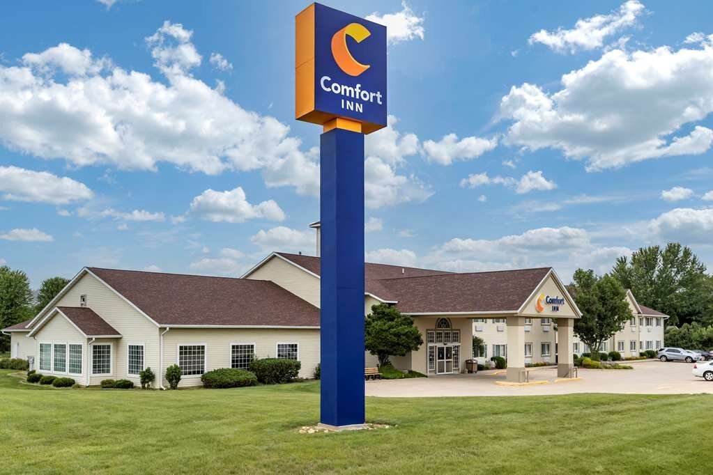 COMFORT INN DYERSVILLE NEAR FIELD OF DREAMS - Updated 2024 Prices ...