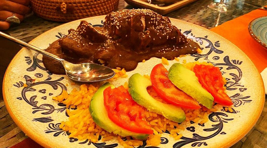 Pollo con mole.