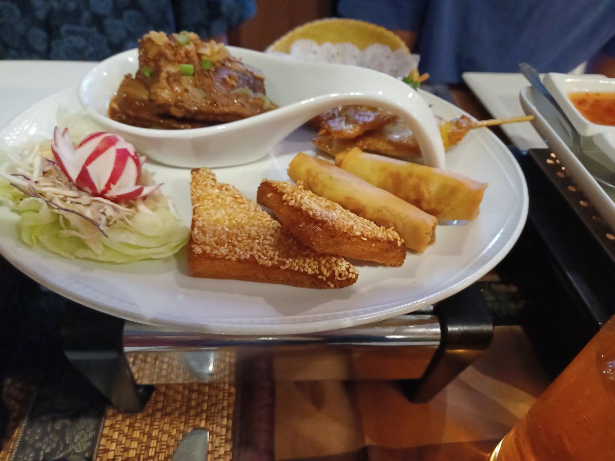 Hot Sauce Holder - Picture of Alexanders Cafe, Elgin - Tripadvisor