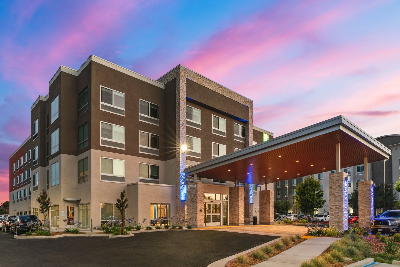 HOLIDAY INN EXPRESS & SUITES SUISUN CITY, AN IHG HOTEL $113 ($̶1̶2̶3̶ ...