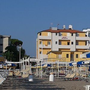 hotel imperiale riccione recensioni