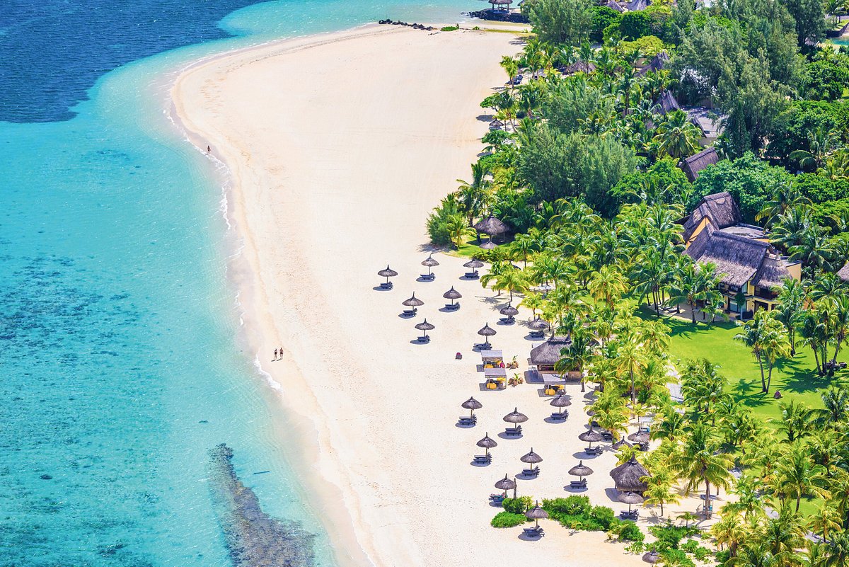 Dinarobin Beachcomber Golf Resort &amp; Spa, hotel in Mauritius