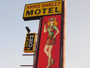 ANNIE OAKLEY MOTEL (KS): 28 fotos, comparação de preços e avaliações -  Tripadvisor