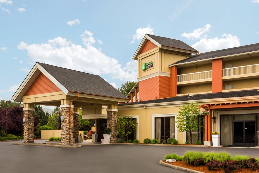 HOLIDAY INN EXPRESS ROSEBURG 149 (̶1̶8̶5̶) Updated 2021 Prices