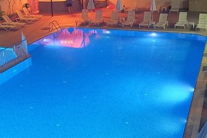 Pool & Beach