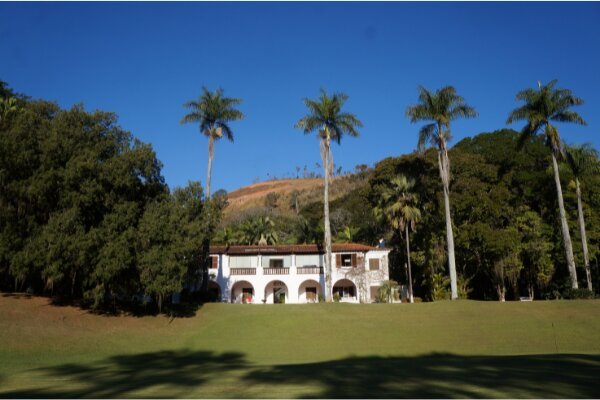 Para os amantes de conforto e beleza, o Grupo Locanda tem o prazer de apresentar sua mais nova unidade.

A Locanda Bela Vista é a mais nova opção de hospedagem, gastronomia e eventos no centro de Itaipava.

São apenas sete suítes, em uma casa histórica e com paisagem de tirar o fôlego. 

Localizada atrás do Parque Municipal de Itaipava, a Locanda oferece aos hóspedes e clientes, restaurante, campo de golfe, quadra de tênis, passeios à cavalo, pomar, casa na árvore, muito conforto e exclusividade