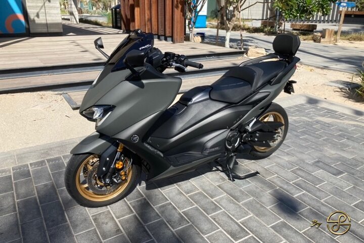 2024 Full-day Tmax Scooter Rental In Dubai (motorcycle Driving License)