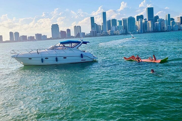 miami yacht rental 2 hours