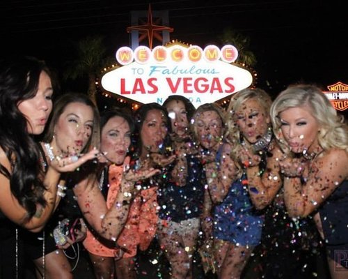 Las Vegas: Skip-the-Line Pool Party Tour